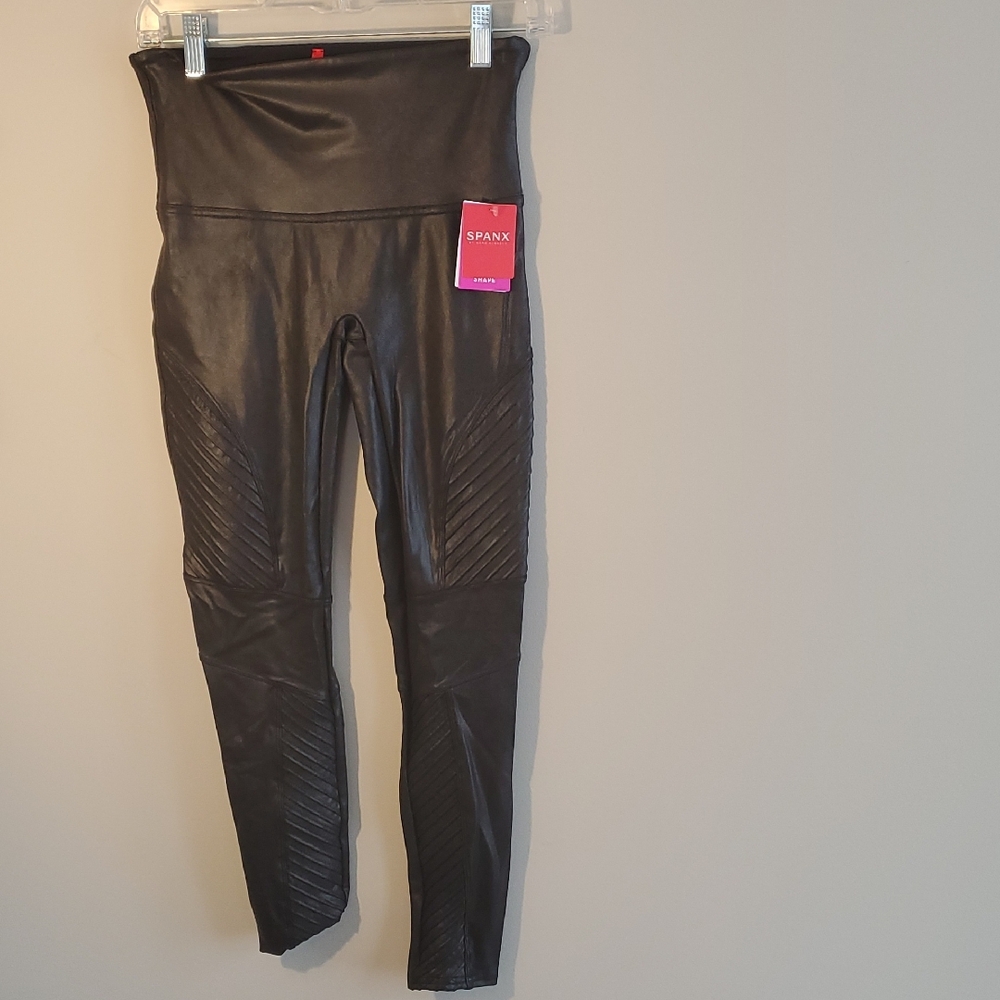 NWT SPANX Faux Leather Black Leggings with Ribbed Detail